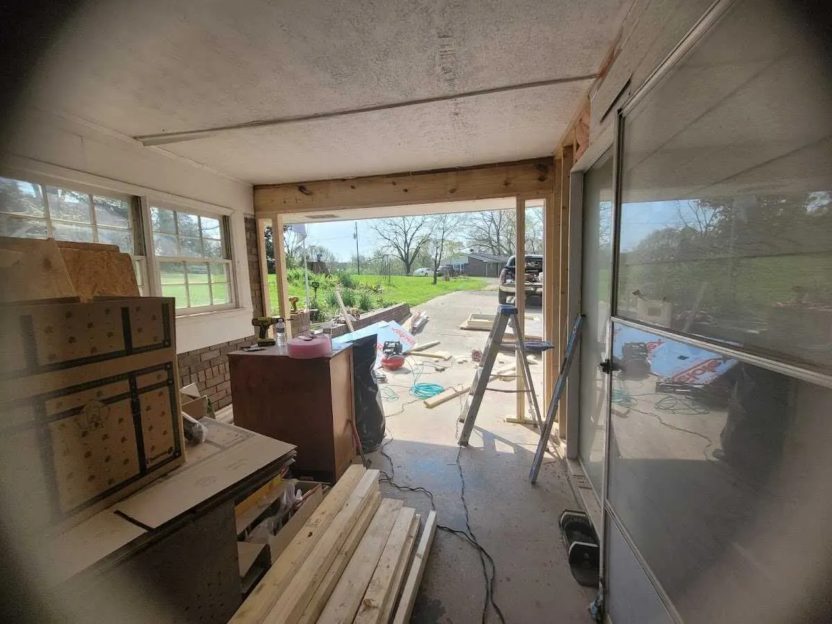 Air movers and dehumidifier for Drying & Dehumidification in Mattoon